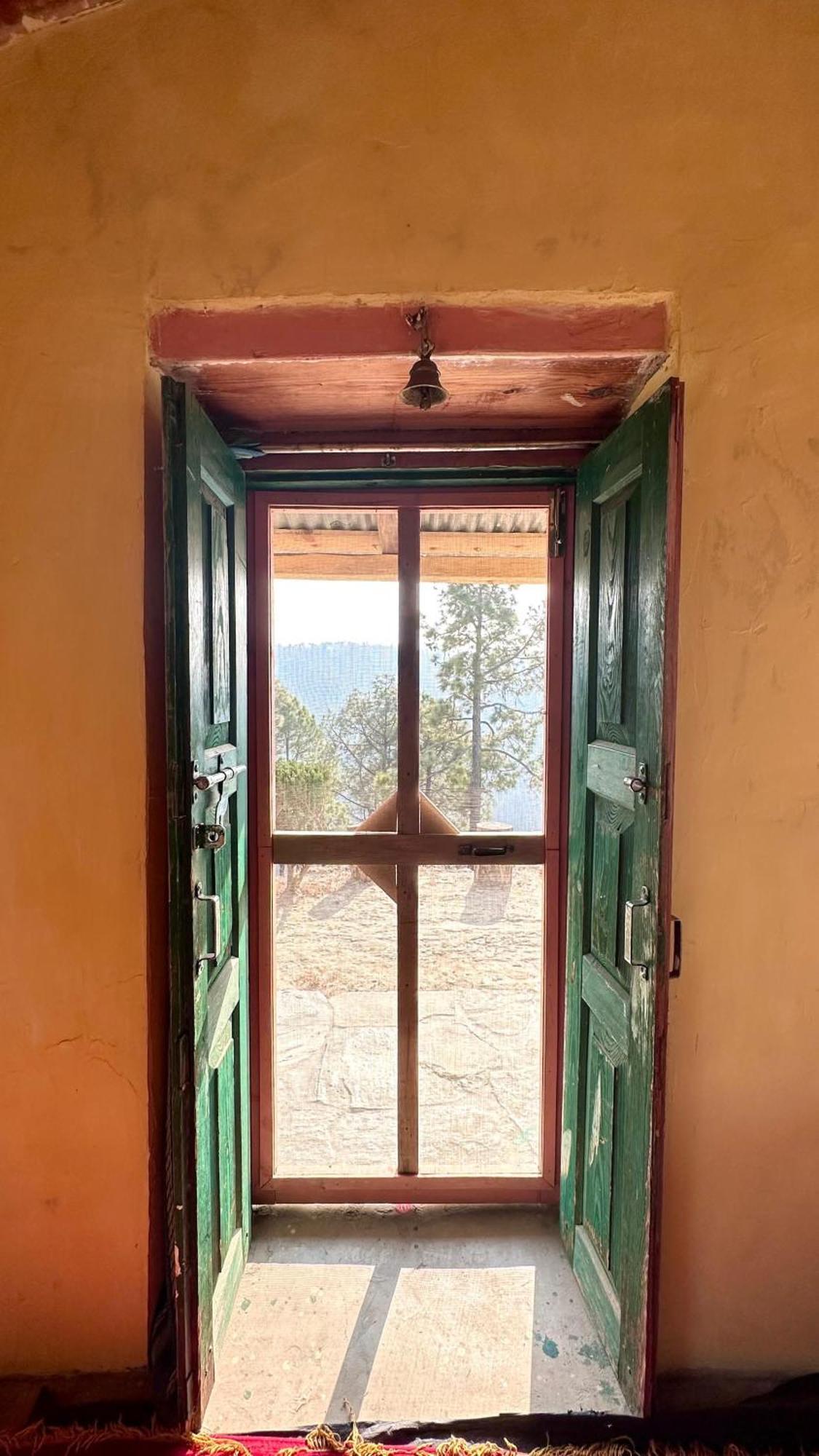 Joshi Cottage בינסר מראה חיצוני תמונה