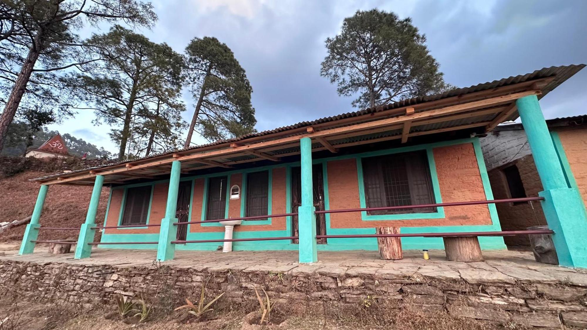 Joshi Cottage בינסר מראה חיצוני תמונה